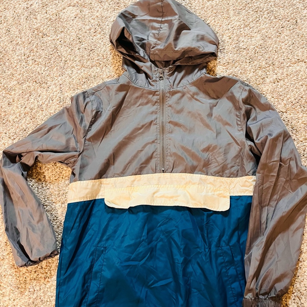 Sz small Pullover windbreaker, packable pouch. 90’s vintage style